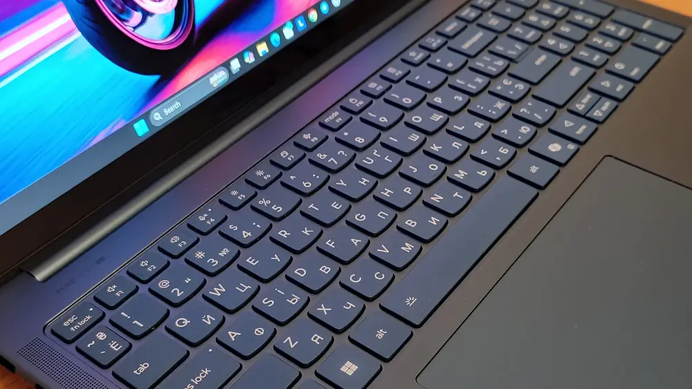 Đánh giá Lenovo Yoga Pro 9i Aura Edition (2025): Chiếc laptop sáng tạo cao cấp với hiệu năng đột phá và thiết kế thời thượng 76 Lenovo Yoga Pro 9i Aura Edition31