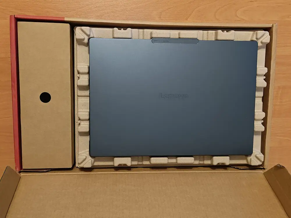 Đánh giá Lenovo Yoga Pro 9i Aura Edition (2025): Chiếc laptop sáng tạo cao cấp với hiệu năng đột phá và thiết kế thời thượng 58 Lenovo Yoga Pro 9i Aura Edition49.jpg