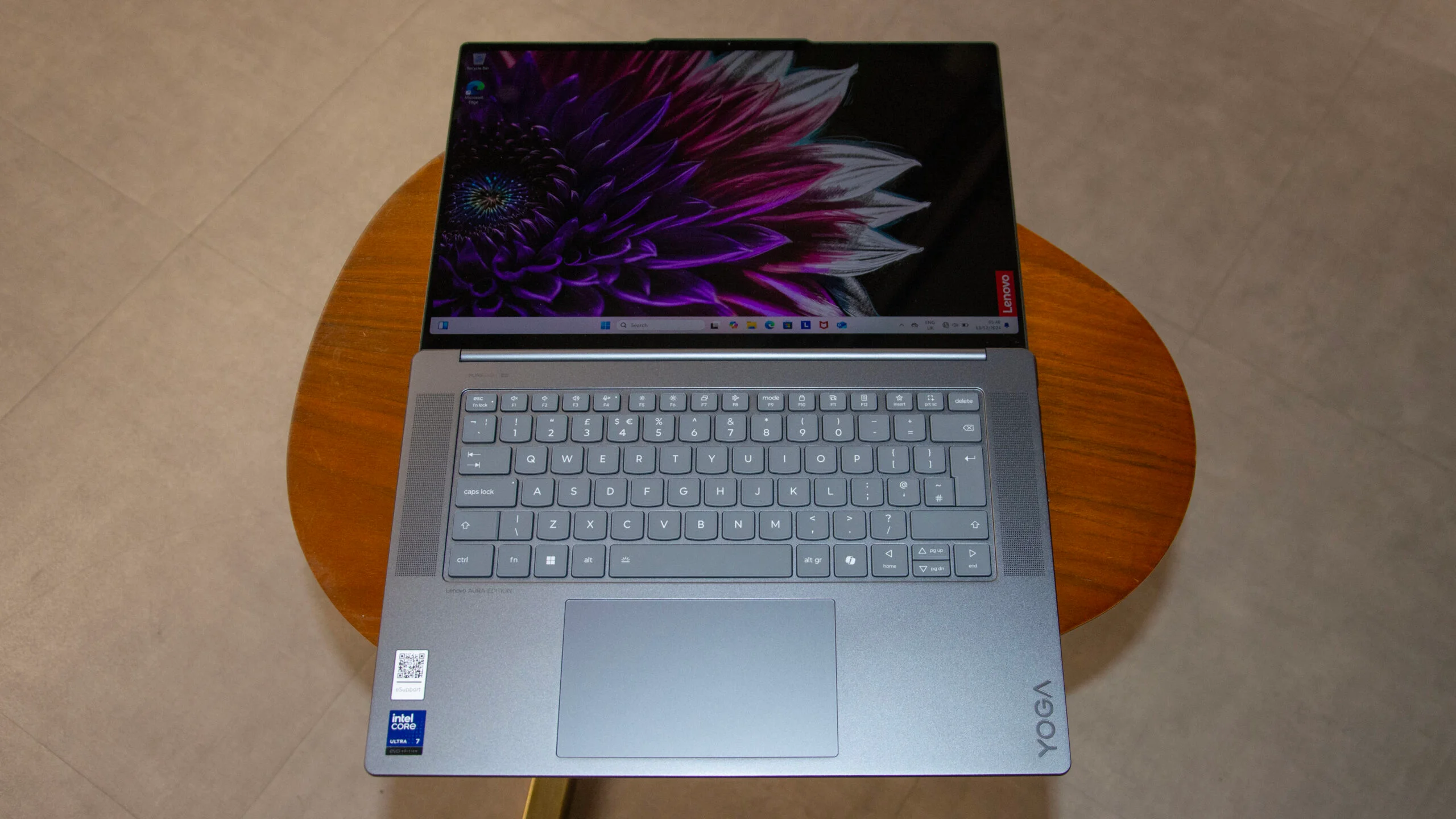 Lenovo Yoga Slim 7i Gen 9 Aura Edition18