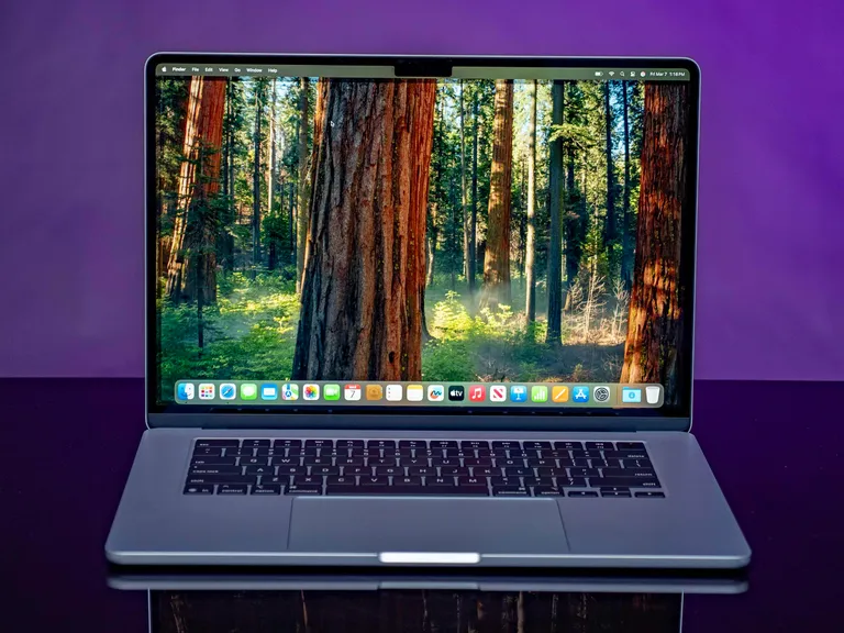 Top những chiếc laptop có thời lượng pin tốt nhất hiện nay – Lựa chọn nào là hoàn hảo cho học tập, làm việc? 22 M4 MacBook Air 15 Inch 2025 1