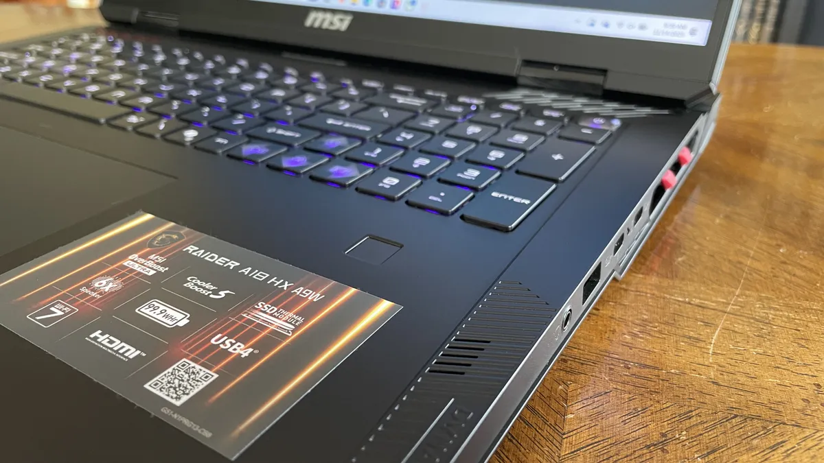 MSI Raider A18 HX 11