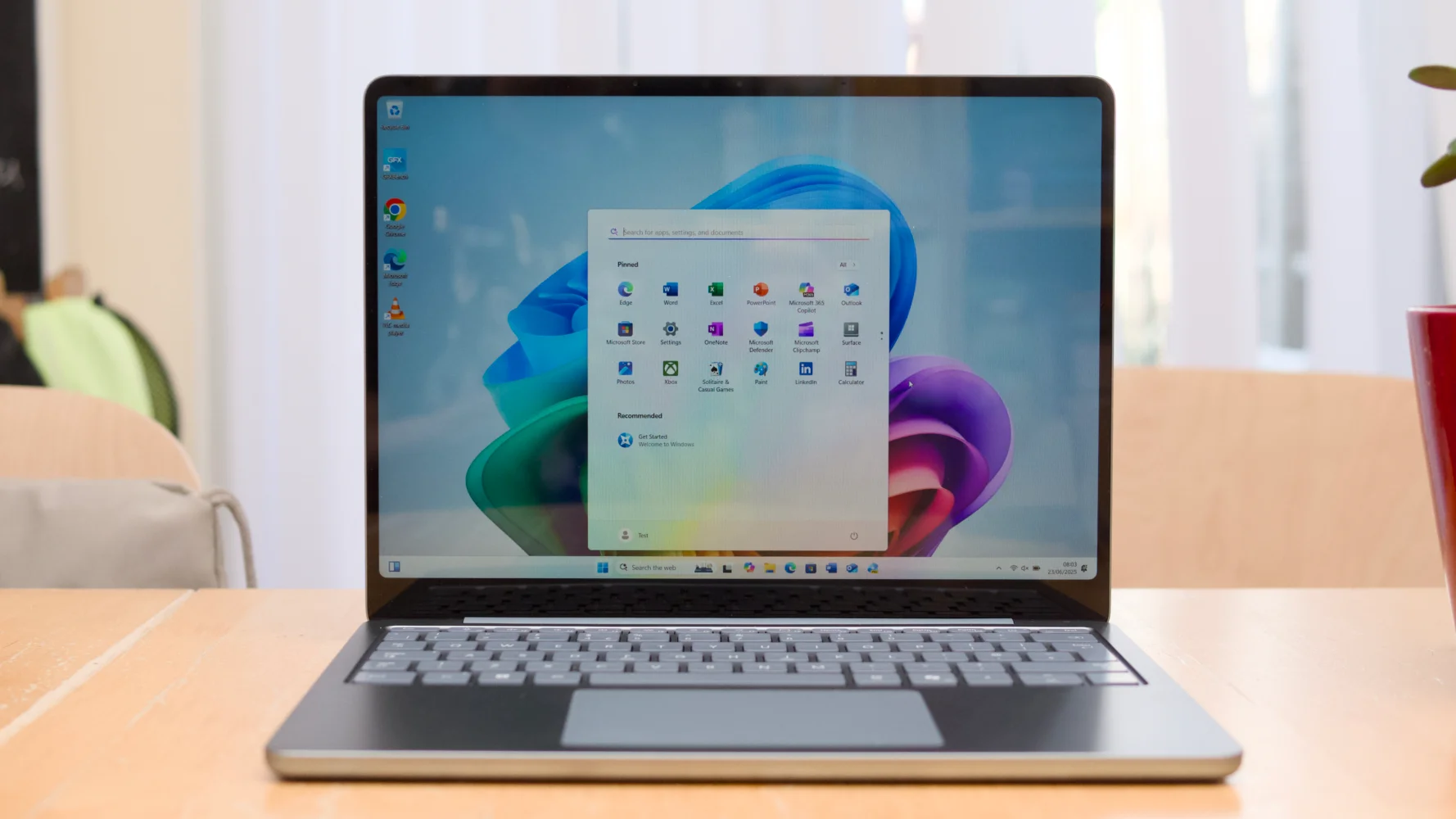 Microsoft Surface Laptop 13 inch12