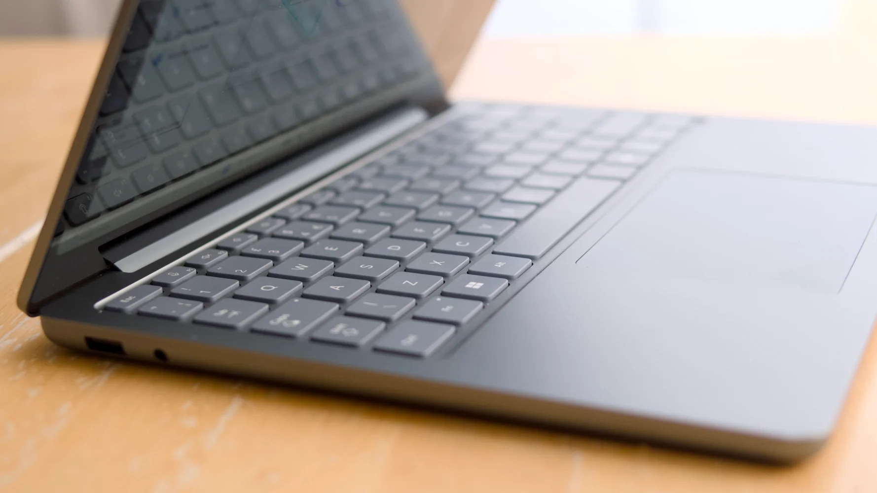 Microsoft Surface Laptop 13 inch14