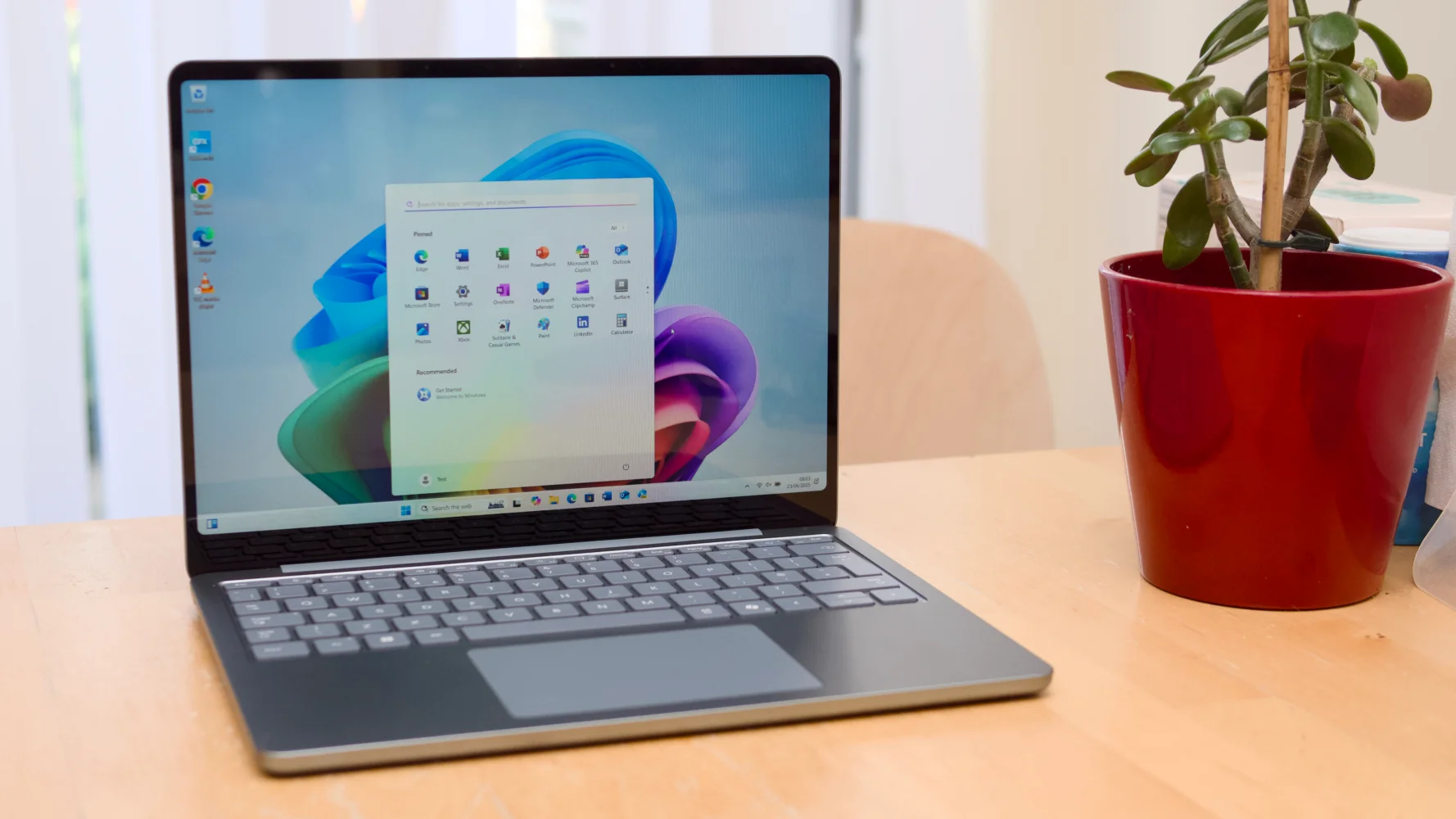 Microsoft Surface Laptop 13 inch16