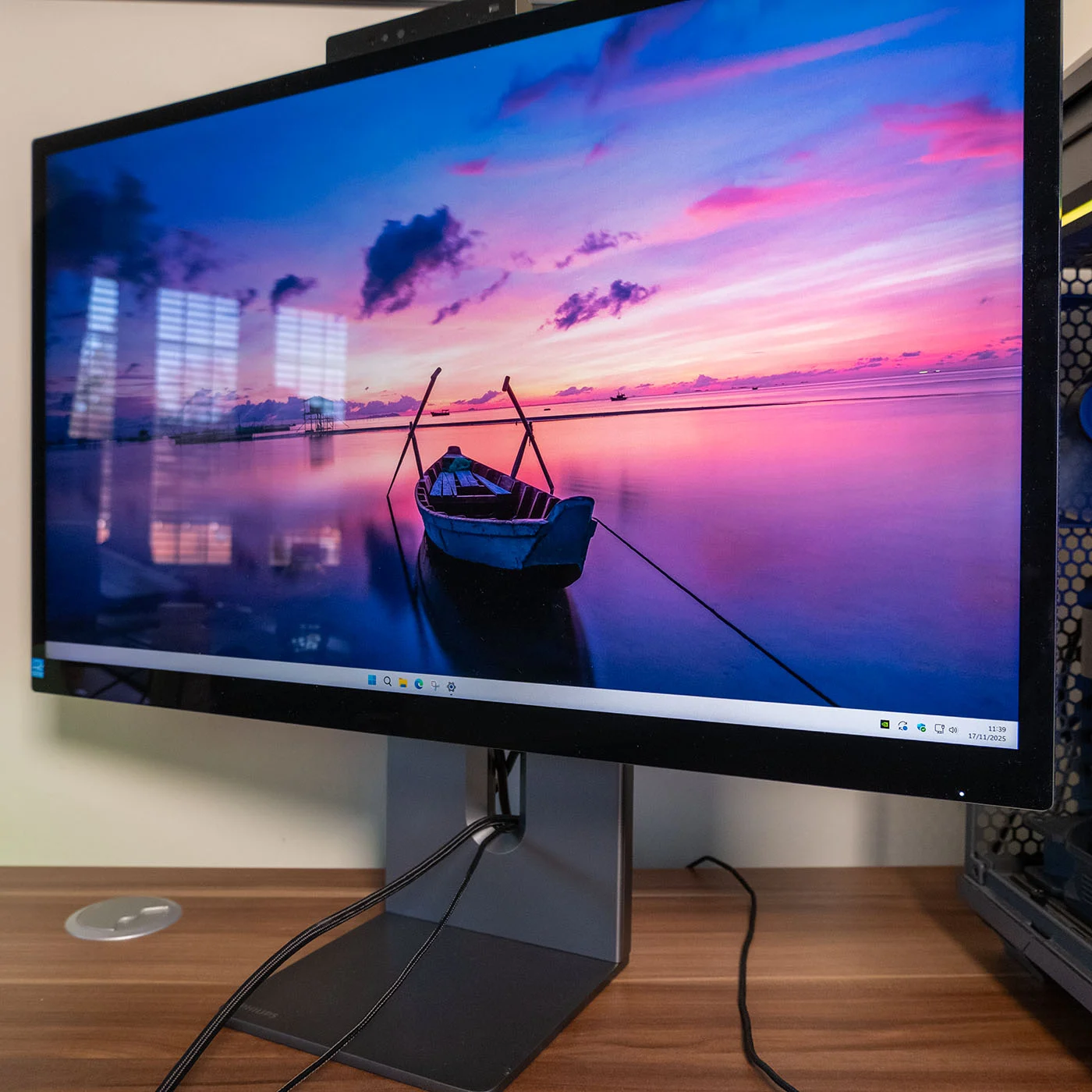 Philips Brilliance 5K 27E3U7903 18