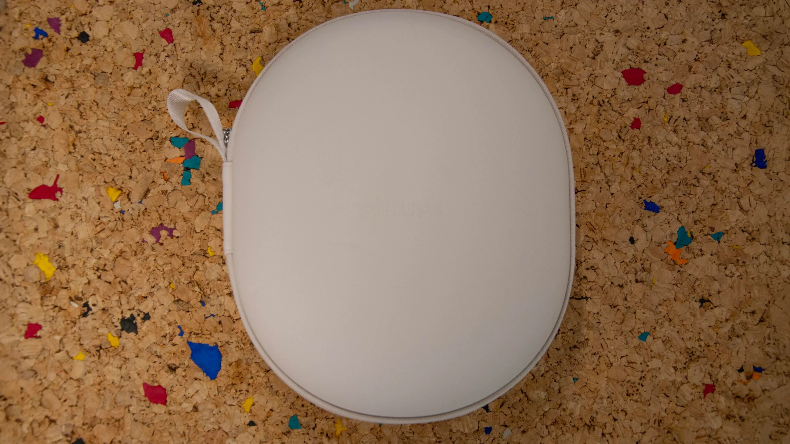 Đánh giá tai nghe Philips H8000E – Trải nghiệm âm thanh đỉnh cao với thiết kế thoải mái và công nghệ hiện đại 24 Philips H8000E 4