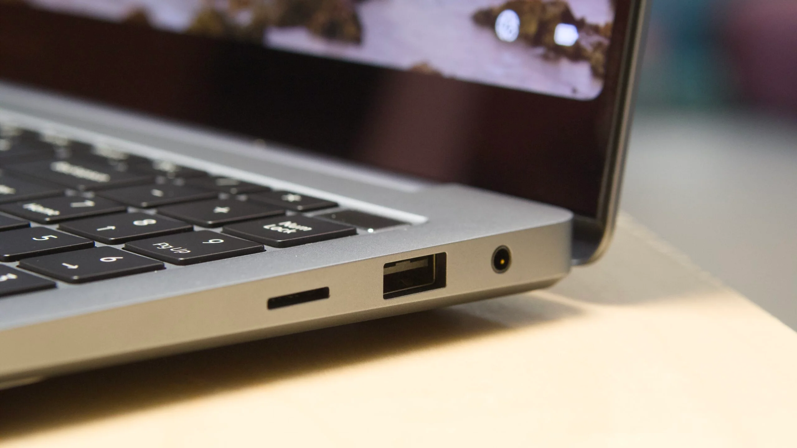 Đánh giá Samsung Galaxy Book4 Ultra – Lựa chọn hàng đầu cho làm việc, AI và sáng tạo nội dung chuyên sâu 21 Samsung Galaxy Book4 Ultra.14