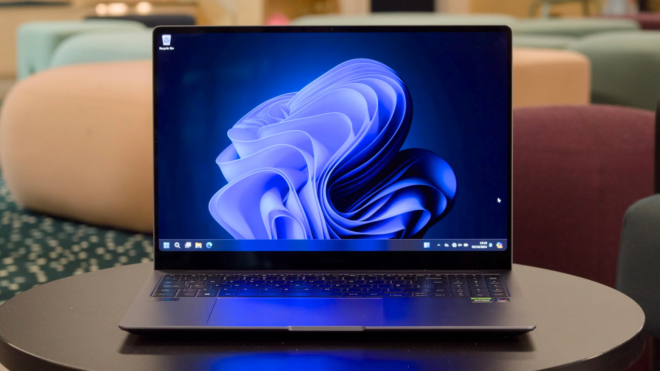 Đánh giá Samsung Galaxy Book4 Ultra – Lựa chọn hàng đầu cho làm việc, AI và sáng tạo nội dung chuyên sâu 25 Samsung Galaxy Book4 Ultra.7