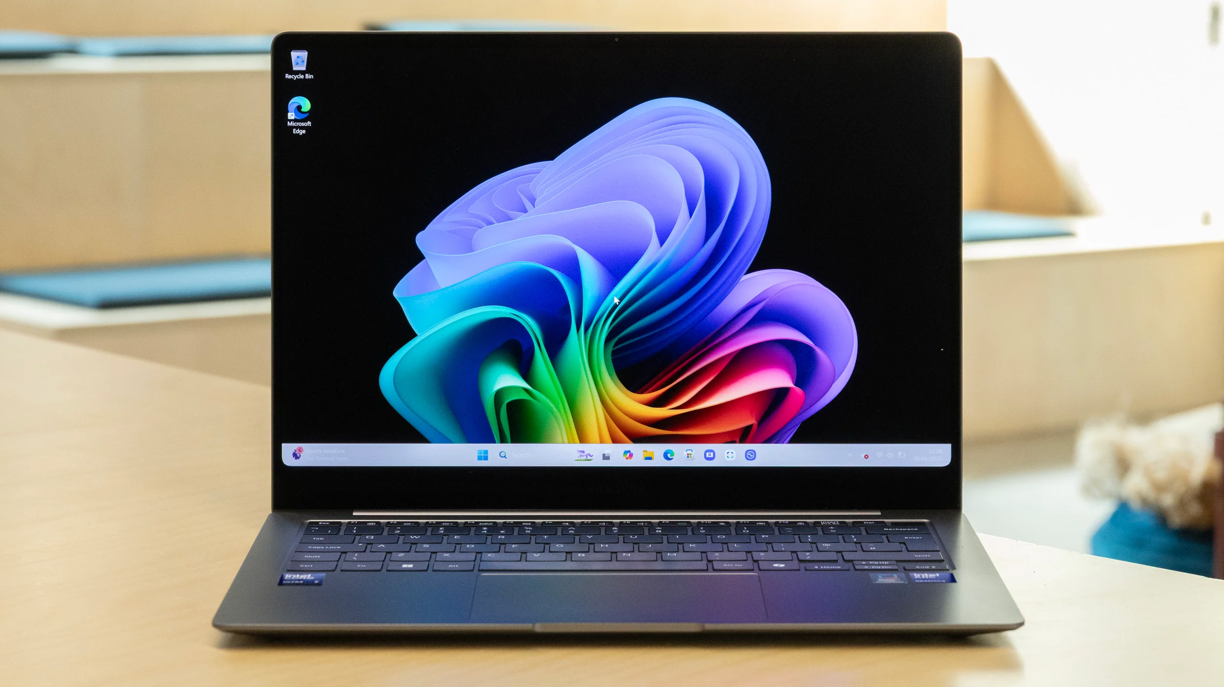 Đánh giá Samsung Galaxy Book5 Pro – Laptop cao cấp mỏng nhẹ, màn hình ấn tượng và hiệu năng mạnh mẽ cho người dùng chuyên nghiệp 30 Samsung Galaxy Book5 Pro.20