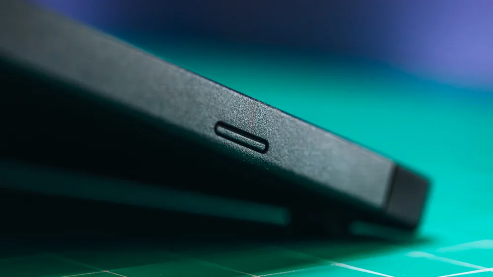 Đánh giá Wacom Cintiq 16 (2025): Màn hình bút cảm ứng tuyệt vời, giá cả phải chăng 12 Wacom Cintiq 16 2025 3