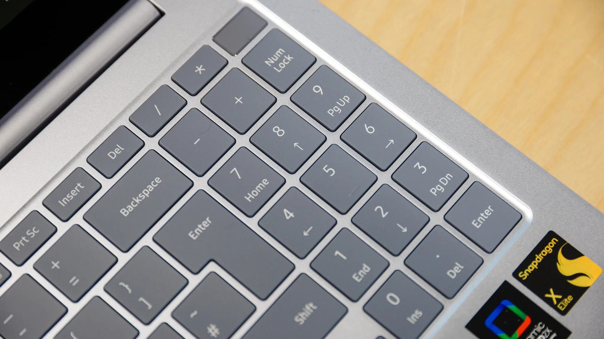 Đánh giá Samsung Galaxy Book4 Edge – Hiệu năng AI vượt trội, thiết kế cao cấp và thời lượng pin ấn tượng 20 cach nang cap Windows 11 23H2 len phien ban 25H211