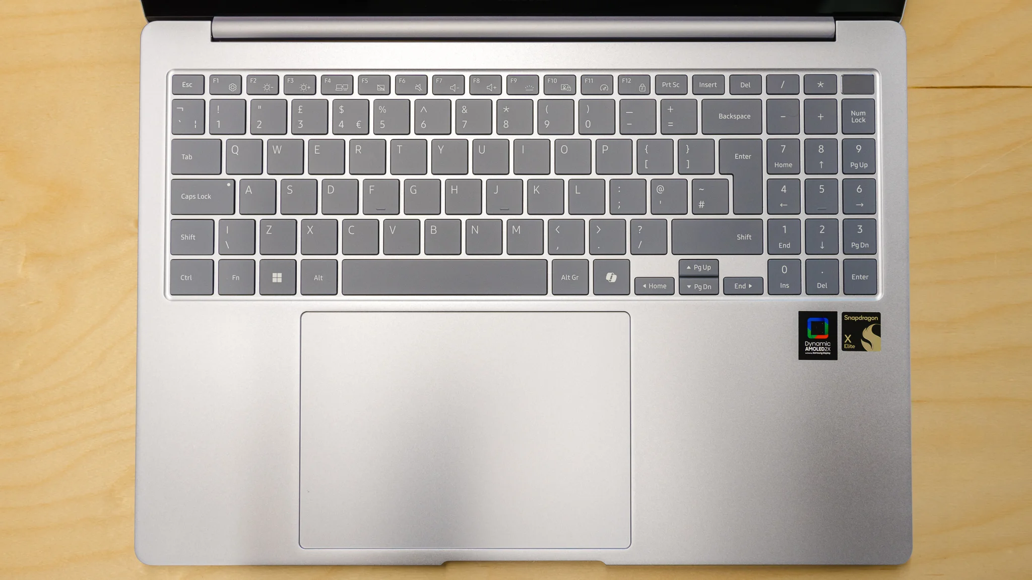 Đánh giá Samsung Galaxy Book4 Edge – Hiệu năng AI vượt trội, thiết kế cao cấp và thời lượng pin ấn tượng 19 cach nang cap Windows 11 23H2 len phien ban 25H212