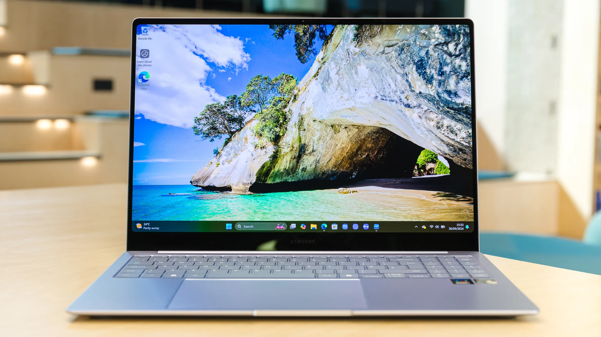 Đánh giá Samsung Galaxy Book4 Edge – Hiệu năng AI vượt trội, thiết kế cao cấp và thời lượng pin ấn tượng 24 cach nang cap Windows 11 23H2 len phien ban 25H217