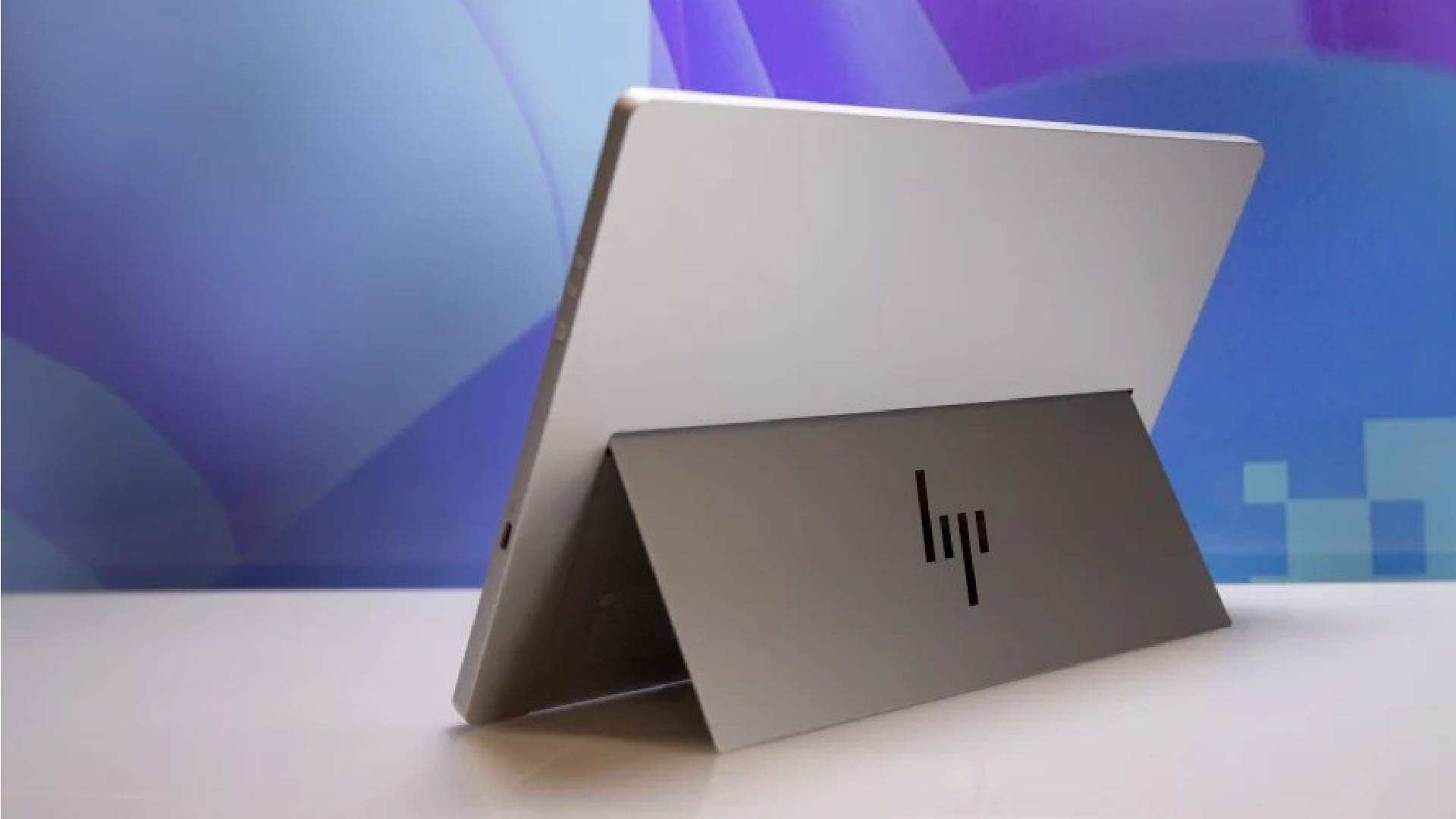 Đánh giá HP Series 5 Pro 14 inch (514pn): Màn hình di động với độ phân giải cao 1 ezgif 57c496c5927d85b7 01