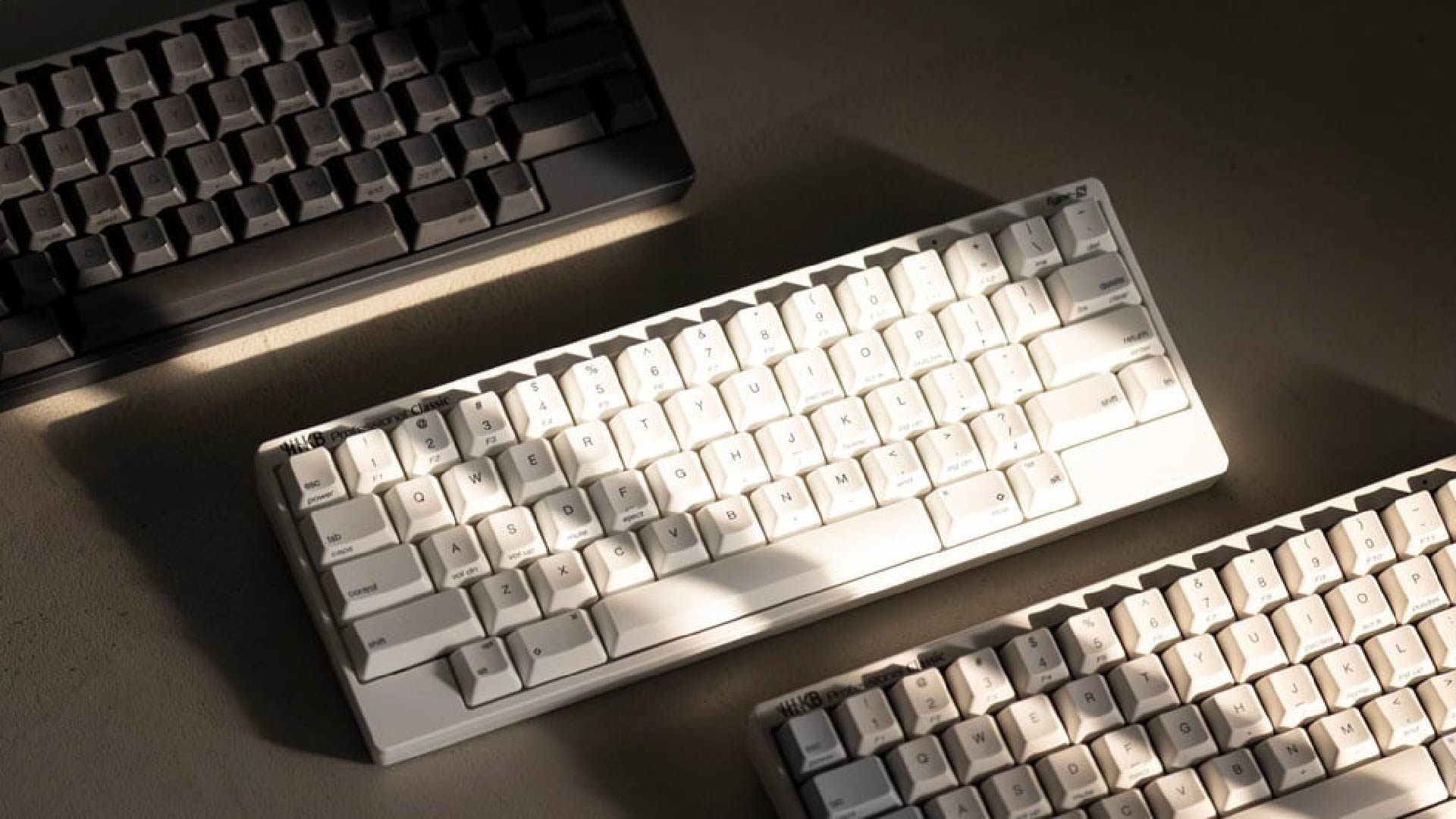 Đánh giá HHKB Pro Classic Type-S: Bàn phím cho lập trình viên thích sự tối giản hoàn hảo 1 hhkb classic type s hero lg 01
